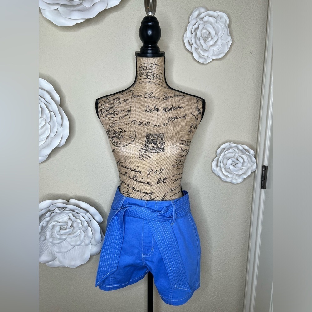 NTM: Gianni Bini High Waisted Self Tie Waist Blue Colored Denim Shorts Size 5